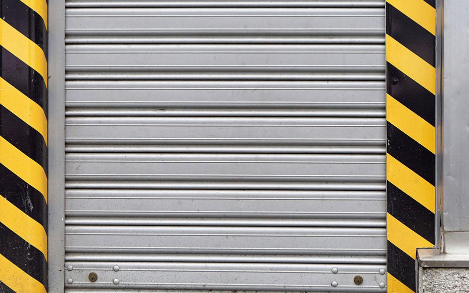 store exterieur Paris 19